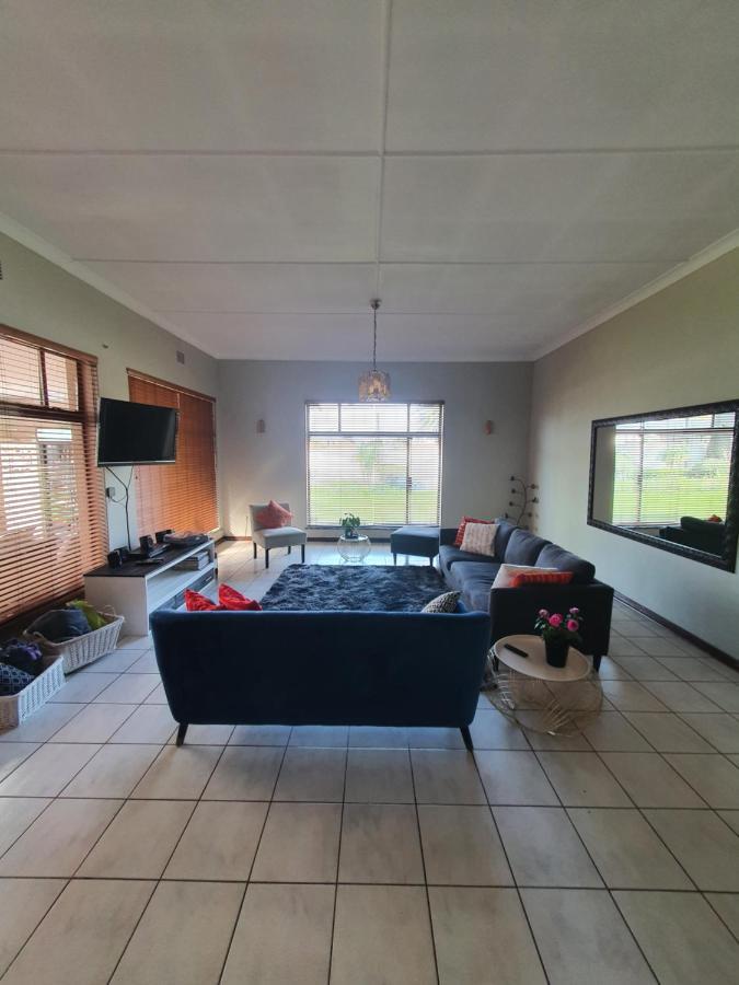 Life Tours & Accommodation Boksburg Exterior photo